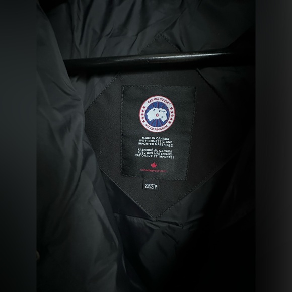 Rarely wear Canada goose - Picture 3 of 11